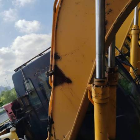 现代R110-7履带式挖掘机