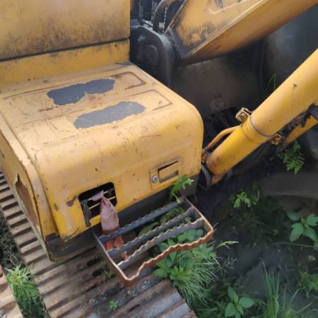 现代R110-7履带式挖掘机