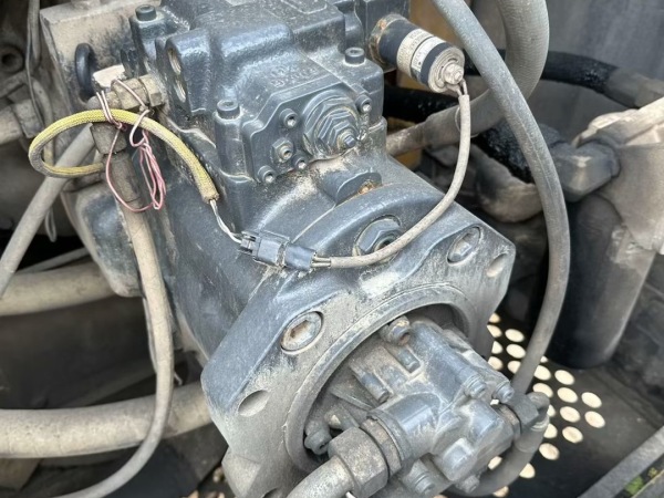 徐工XE470履帶式挖掘機(jī)