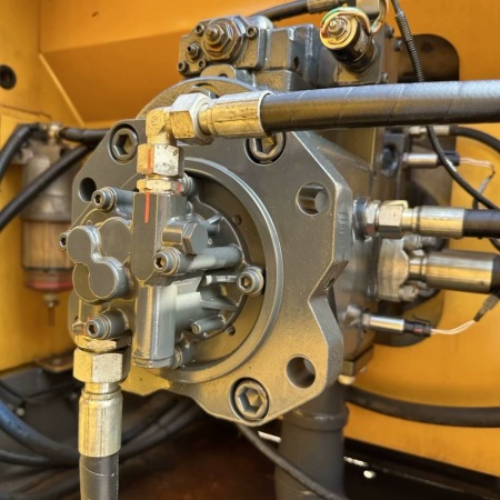 徐工XE370DK履带式挖掘机