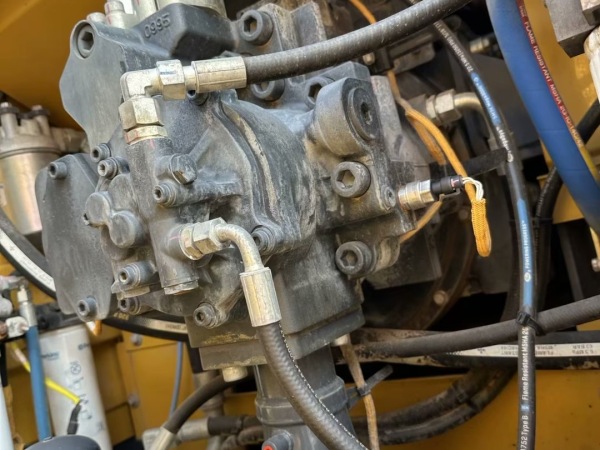 徐工XE550DK履帶式挖掘機