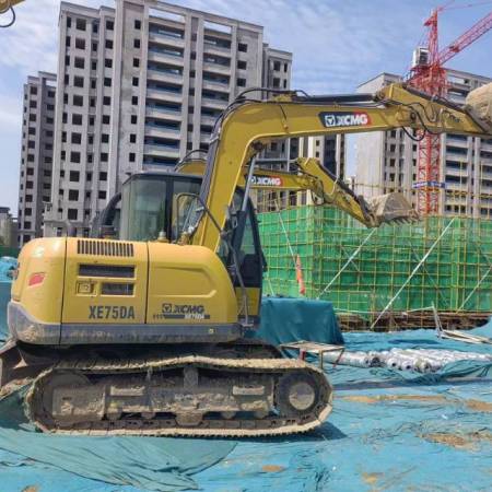 徐工XE75DA履带式挖掘机
