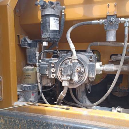 徐工XE215DA履带式挖掘机