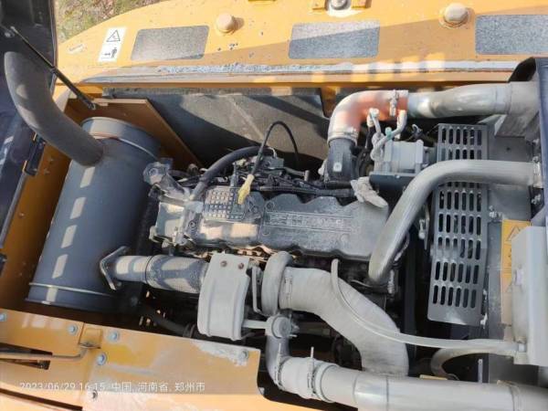 徐工XE215DA履帶式挖掘機(jī)