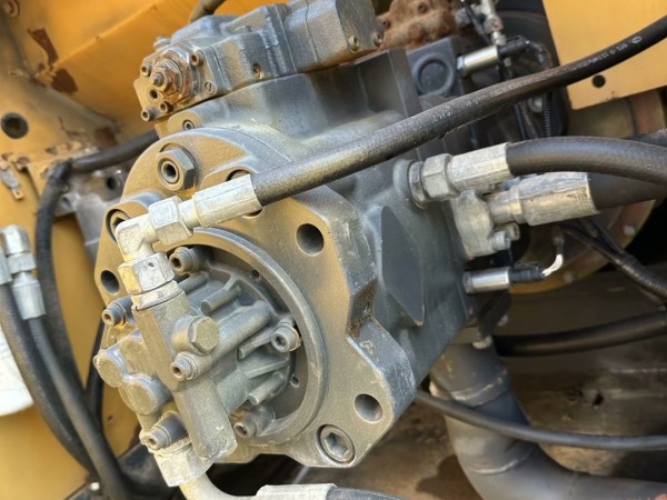 徐工XE370D履帶式挖掘機(jī)