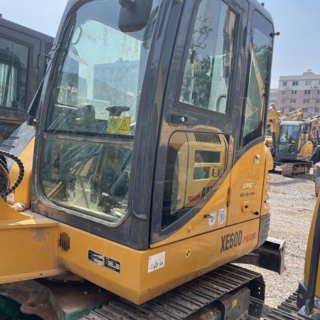 徐工XE60D履带式挖掘机