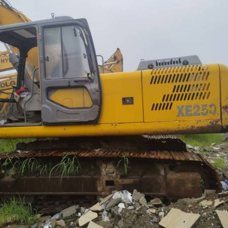 徐工XE250履带式挖掘机