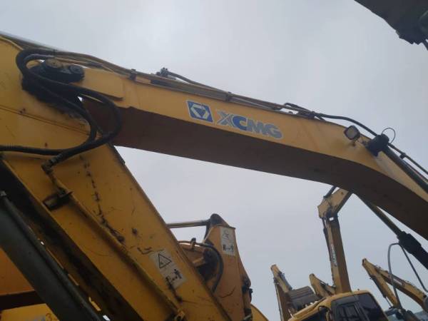 徐工XE250履帶式挖掘機(jī)