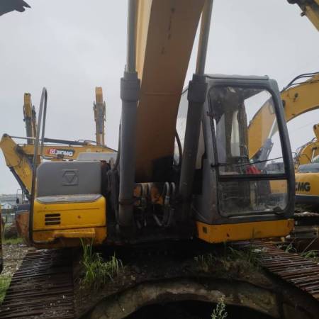 徐工XE250履带式挖掘机