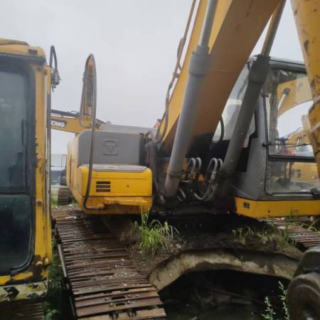 徐工XE250履带式挖掘机