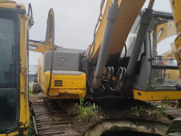 徐工XE250履帶式挖掘機(jī)