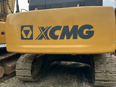 徐工XE470D履帶式挖掘機