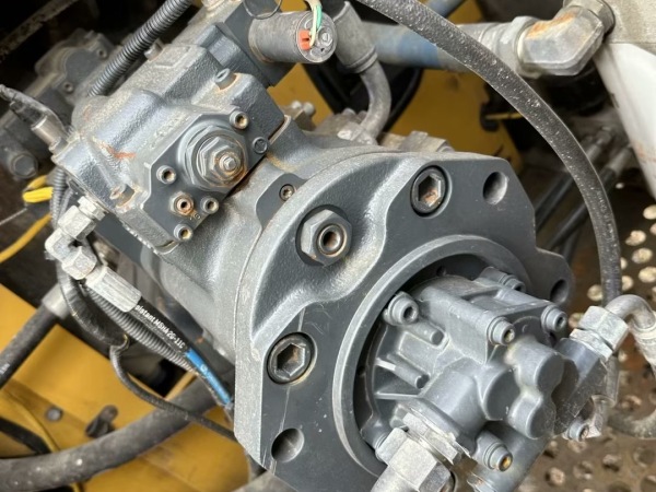 徐工XE470D履帶式挖掘機