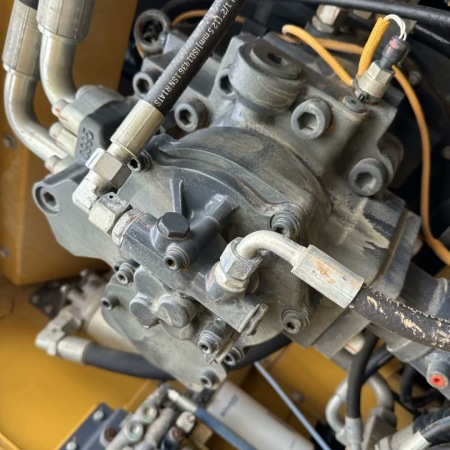 徐工XE550DK履带式挖掘机