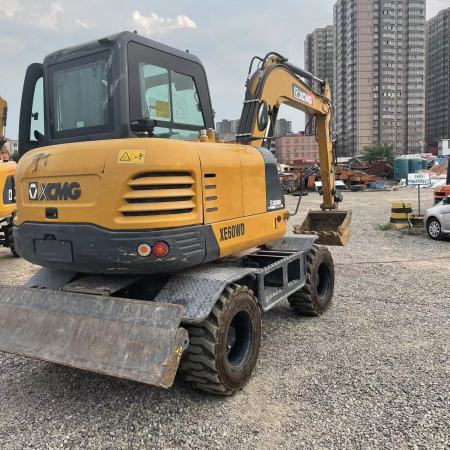 徐工XE60WD轮式挖掘机