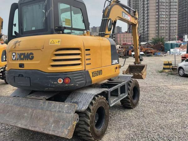徐工XE60WD輪式挖掘機(jī)