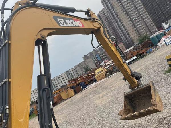 徐工XE60WD輪式挖掘機(jī)