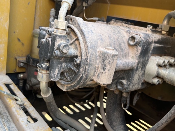 徐工XE215DA履帶式挖掘機