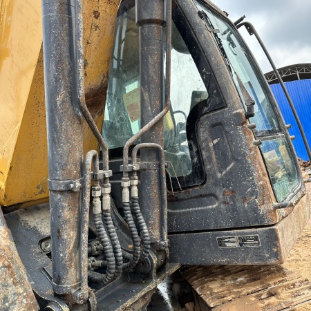 徐工XE215DA履带式挖掘机