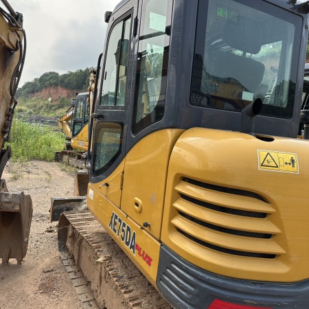 徐工XE55DA履带式挖掘机