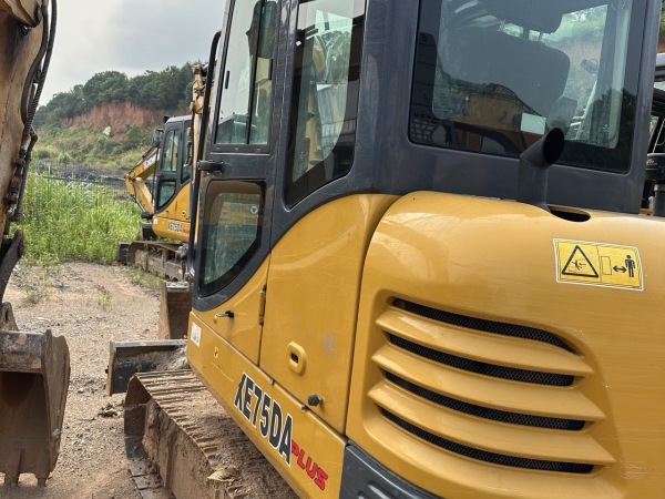 徐工XE55DA履帶式挖掘機(jī)