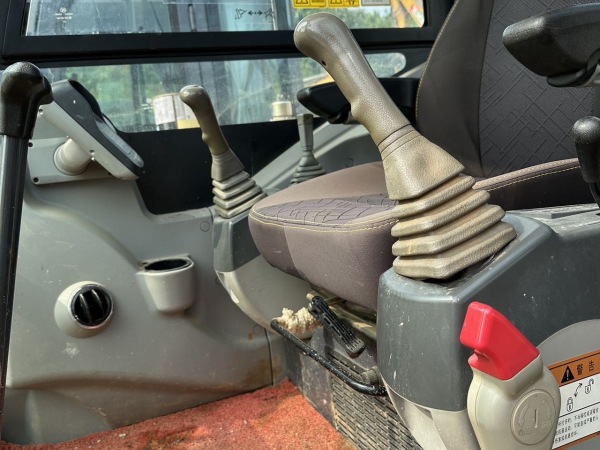 徐工XE55DA履帶式挖掘機