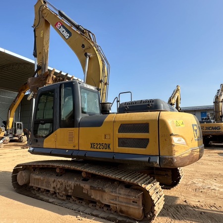 徐工XE225DK履带式挖掘机