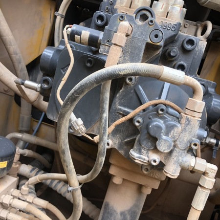 徐工XE490DK履带式挖掘机