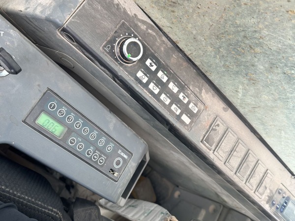 徐工XE490DK履帶式挖掘機(jī)