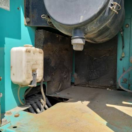 神钢SK260履带式挖掘机