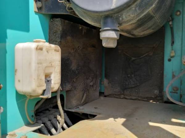 神鋼SK260履帶式挖掘機