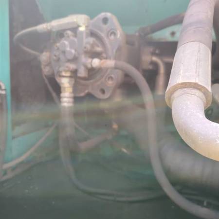 神钢SK260履带式挖掘机