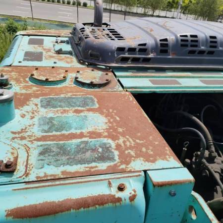 神钢SK260履带式挖掘机