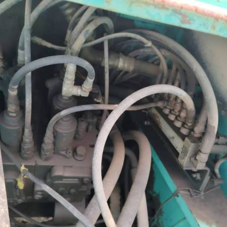 神钢SK260履带式挖掘机