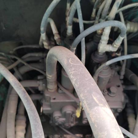 神钢SK260履带式挖掘机