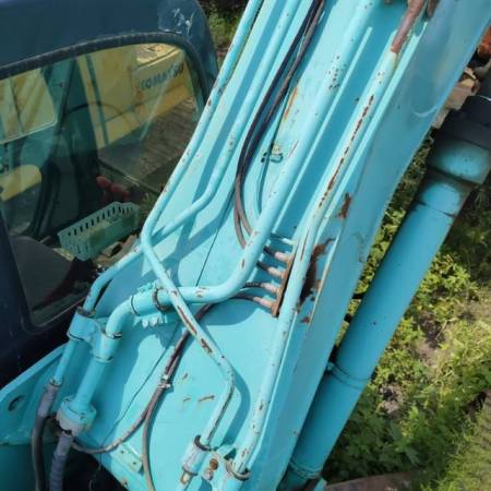 神钢SK260履带式挖掘机