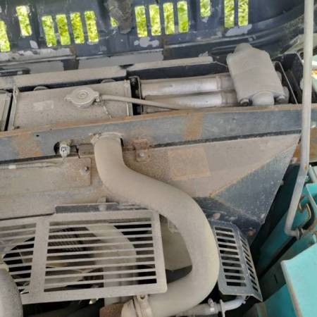 神钢SK260履带式挖掘机