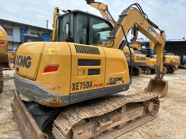 徐工XE75DA履帶式挖掘機(jī)