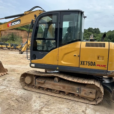 徐工XE75DA履带式挖掘机