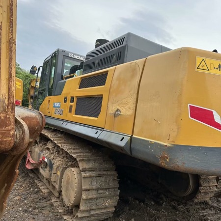 徐工XE490DK履带式挖掘机