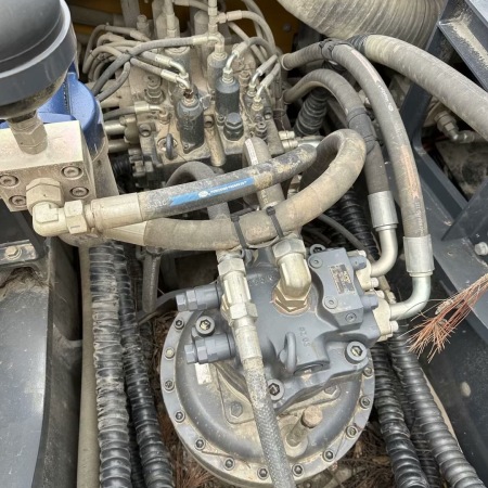 徐工XE550DK履带式挖掘机