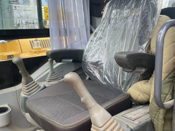 徐工XE60D履帶式挖掘機