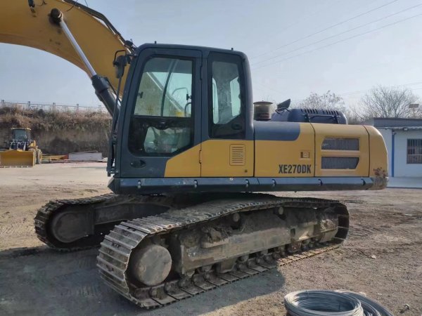 徐工XE245DK履帶式挖掘機