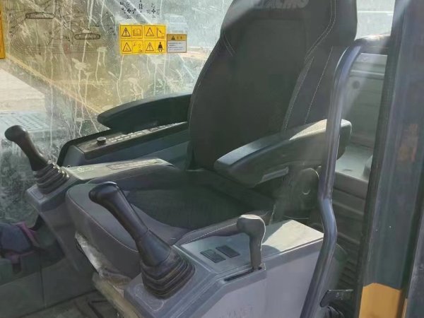 徐工XE245DK履帶式挖掘機