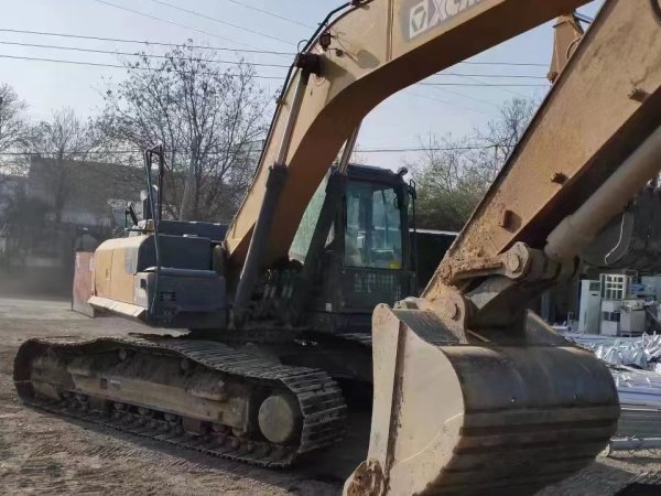 徐工XE245DK履帶式挖掘機