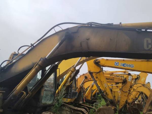 卡特彼勒320C履帶式挖掘機(jī)