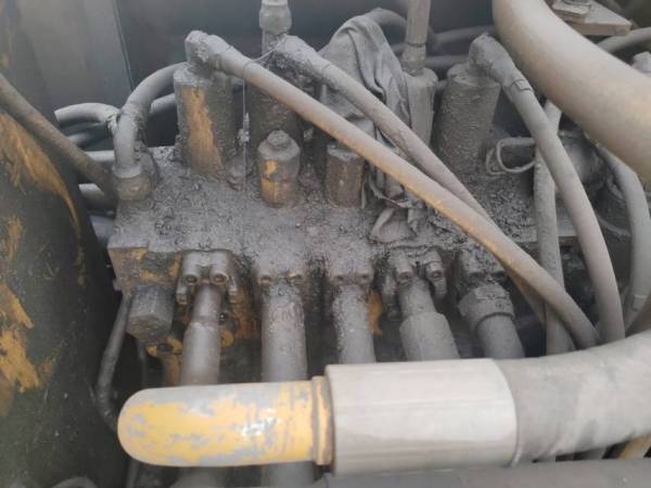 卡特彼勒320C履帶式挖掘機(jī)