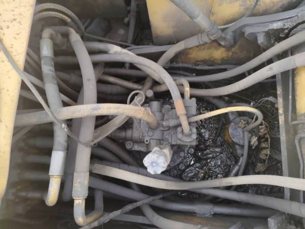 卡特彼勒320C履帶式挖掘機(jī)