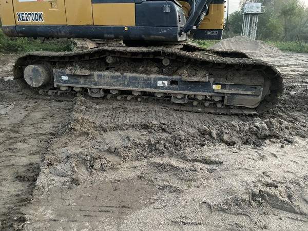 徐工XE240D履帶式挖掘機
