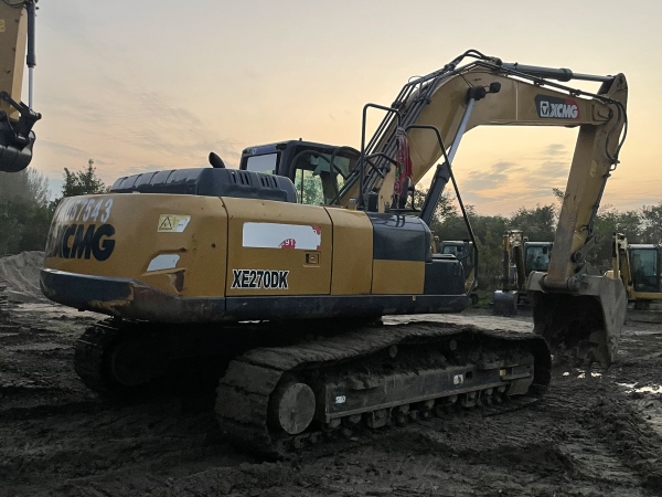 徐工XE240D履帶式挖掘機
